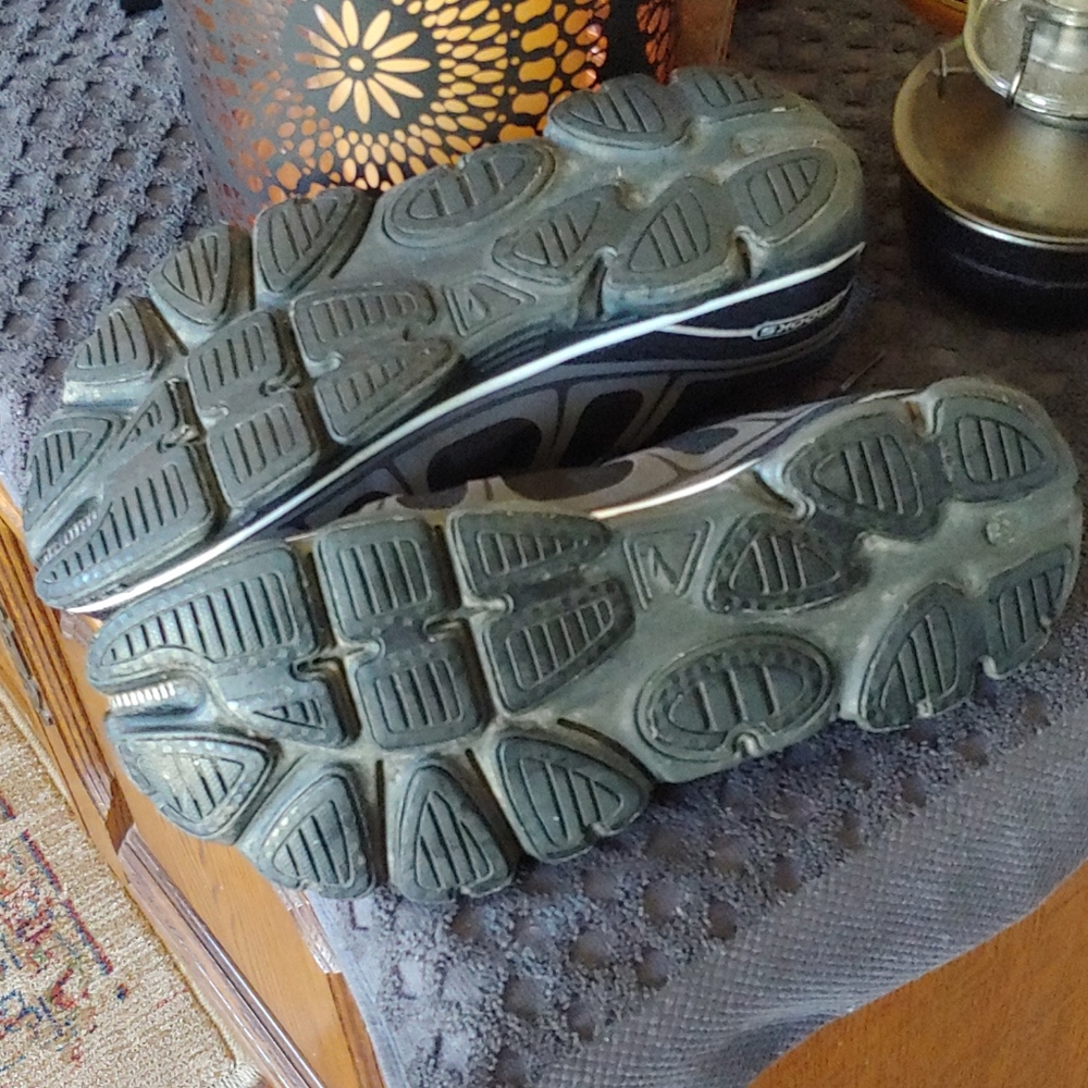 Like New Brooks PureFlow sneaker mens sz. 9.5M - Picture 8 of 14